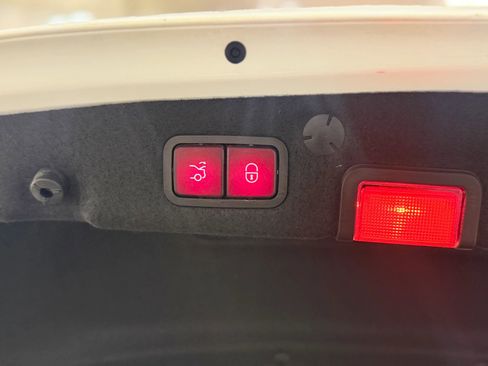 Used 2018 Mercedes-Benz C 300 Sedan w/ Premium Package image 36