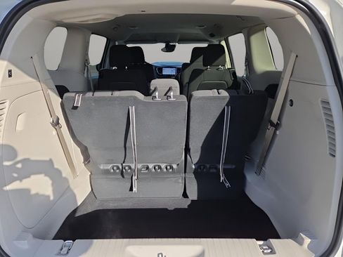 Used 2024 Chrysler Voyager LX image 20