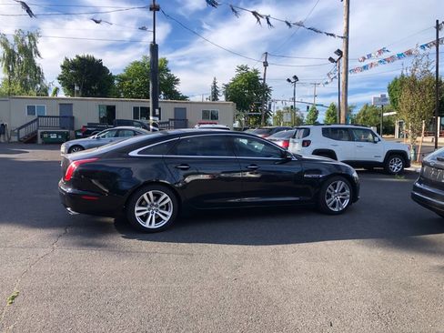 Used 2012 Jaguar XJ L RWD image 2
