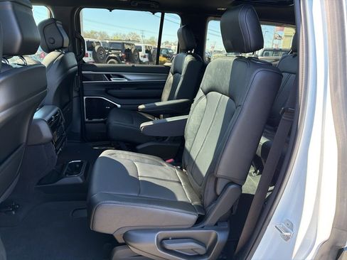 New 2026 Jeep Grand Wagoneer Limited AWD/4WD image 29
