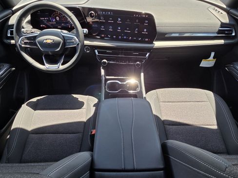 New 2026 Chevrolet Traverse LT w/ Driver Confidence Package FWD image 8