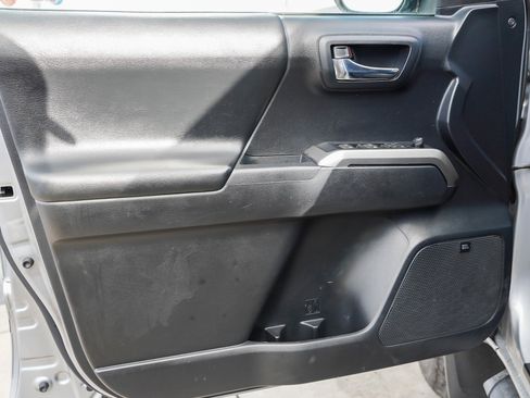 Used 2019 Toyota Tacoma Limited image 21