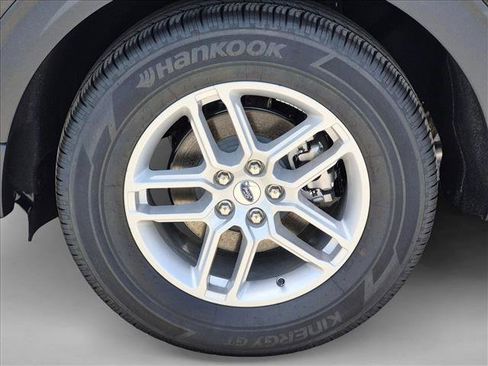 New 2026 Ford Explorer Active RWD image 9