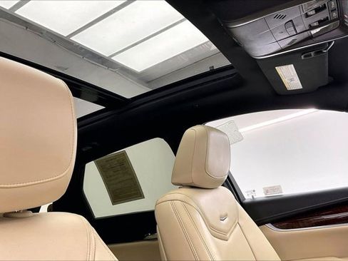 Used 2017 Cadillac XT5 Premium Luxury w/ Driver Assist Package image 23