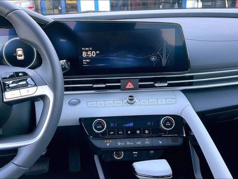 New 2026 Hyundai Elantra Limited FWD image 7