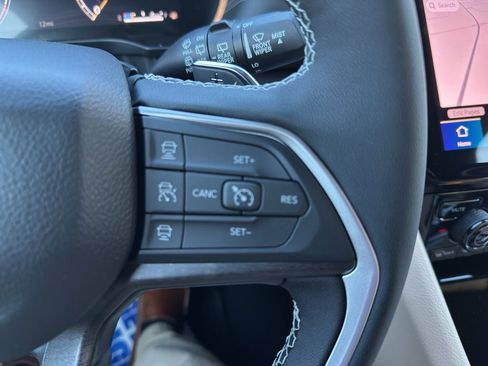 New 2025 Jeep Grand Cherokee Limited image 13