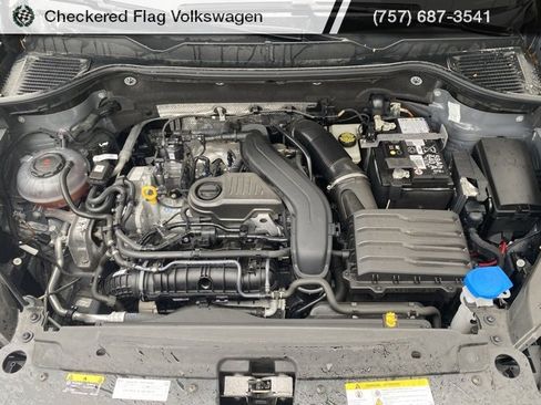 Used 2024 Volkswagen Taos SE image 32