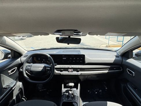 Used 2025 Kia K4 FWD image 33