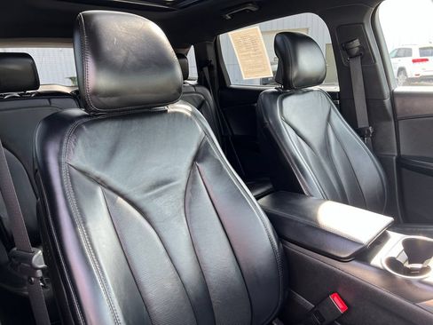 Used 2019 Lincoln Nautilus Select AWD/4WD image 11