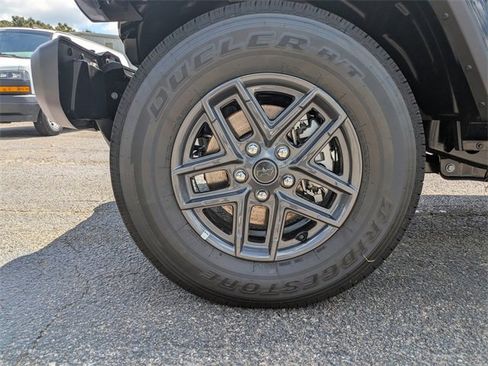 New 2025 Jeep Gladiator Sport image 10