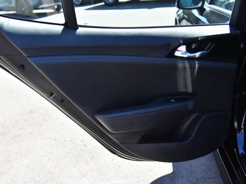 Used 2019 Kia Stinger RWD image 36