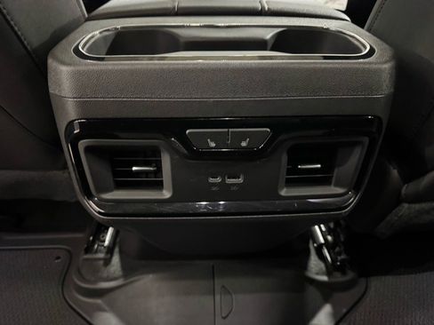 Used 2024 GMC Sierra 1500 AT4 w/ Technology Package image 15