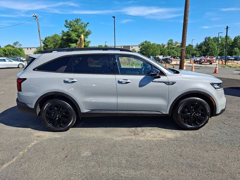 Used 2023 Kia Sorento S w/ Panoramic Sunroof Package AWD/4WD image 8