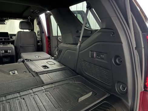 Used 2023 GMC Yukon SLT w/ SLT Premium Package AWD/4WD image 15