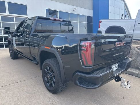 Used 2025 GMC Sierra 2500 AT4 w/ AT4 Premium Plus Package image 6