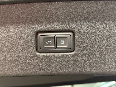Used 2021 Audi Q8 Prestige w/ Prestige Package AWD/4WD image 24