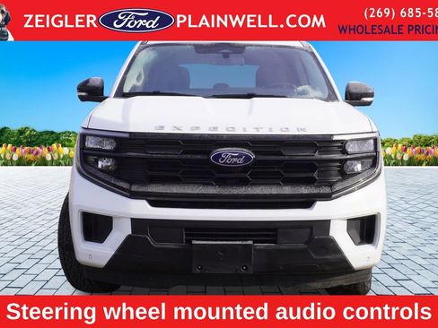 Used 2025 Ford Expedition Active image 8
