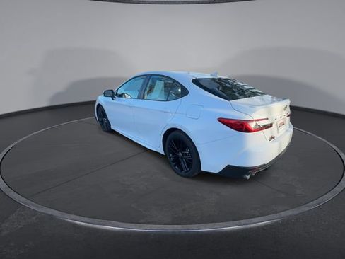 Used 2025 Toyota Camry SE image 12