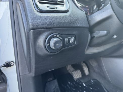 Used 2020 Jeep Compass Altitude image 3