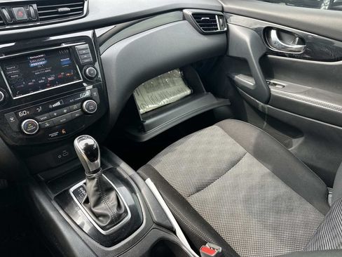 Used 2021 Nissan Rogue Sport SV FWD image 34