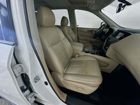 Used 2020 Nissan Pathfinder Platinum w/ Cargo Package image 33