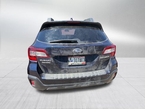 Used 2018 Subaru Outback 2.5i Limited AWD/4WD image 5