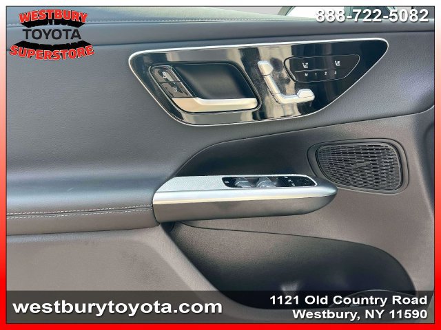 Used 2025 Mercedes-Benz GLC 300 4MATIC image 19