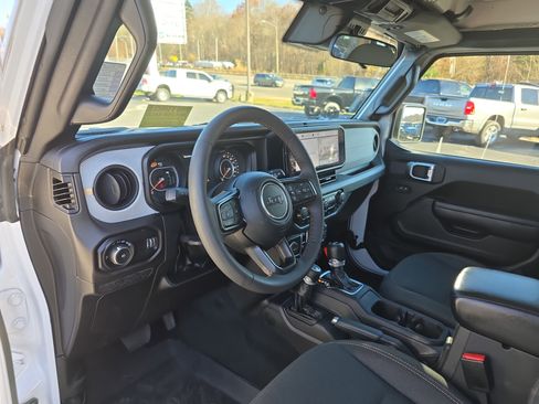 Used 2024 Jeep Wrangler Sport S image 21