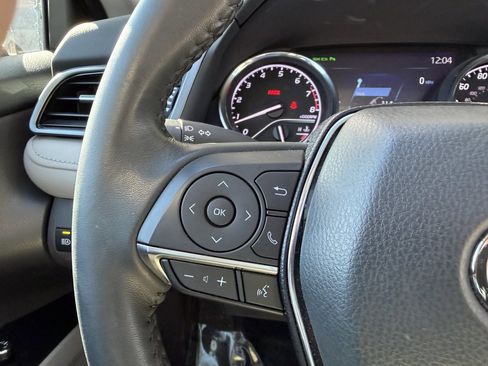 Used 2020 Toyota Camry XLE image 26