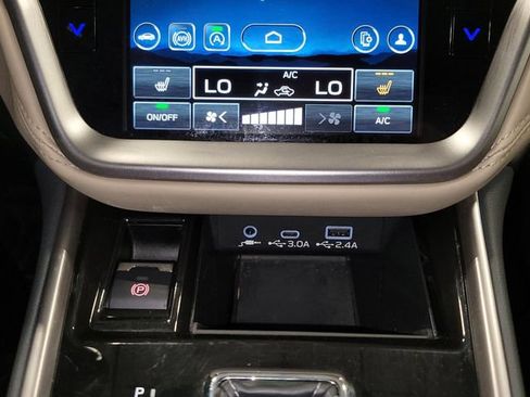 Used 2024 Subaru Outback Premium AWD/4WD image 29