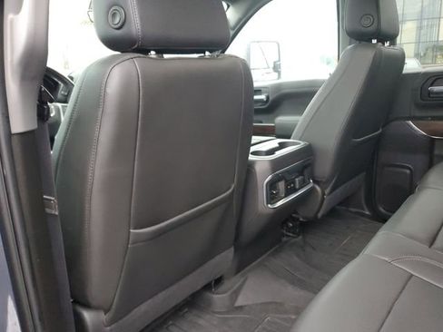 Used 2022 GMC Sierra 1500 SLT w/ SLT Premium Plus Package image 17