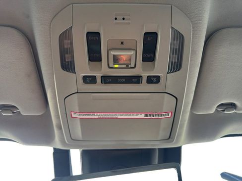 Used 2023 Toyota Highlander Bronze Edition image 27