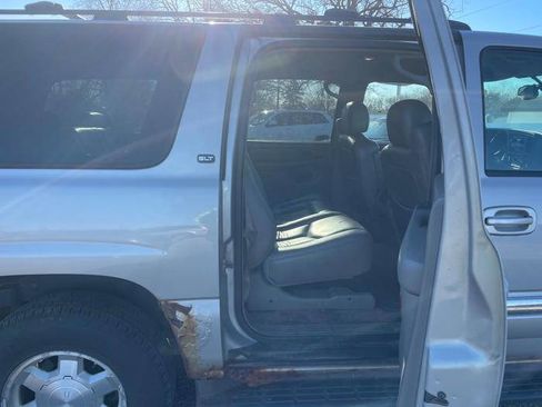 Used 2006 GMC Yukon XL SLT w/ SLT Preferred Equipment Group image 28