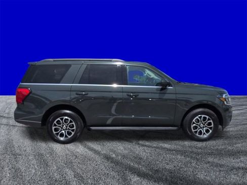Certified 2022 Ford Expedition XLT AWD/4WD image 3
