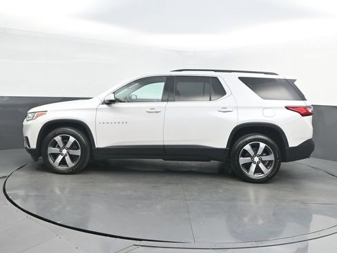 Used 2020 Chevrolet Traverse LT w/ LT Premium Package image 2