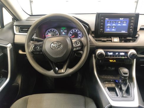 Used 2019 Toyota RAV4 LE FWD image 22