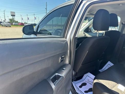 Used 2021 Mitsubishi Outlander Sport SE FWD image 26