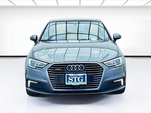 Used 2018 Audi A3 e-tron Premium image 2