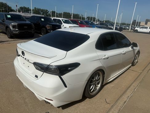 Used 2021 Toyota Camry SE AWD/4WD image 5