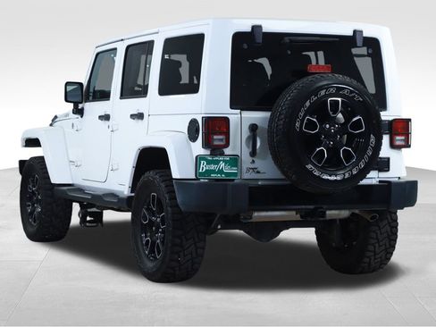 Used 2017 Jeep Wrangler Unlimited Sahara image 9