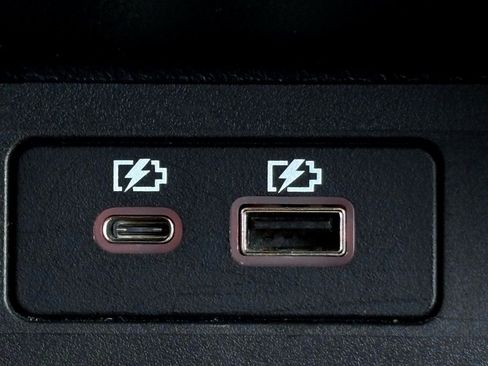 Used 2024 Nissan Altima 2.5 SV FWD image 31