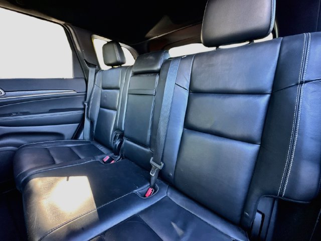 Used 2017 Jeep Grand Cherokee Limited AWD/4WD image 24