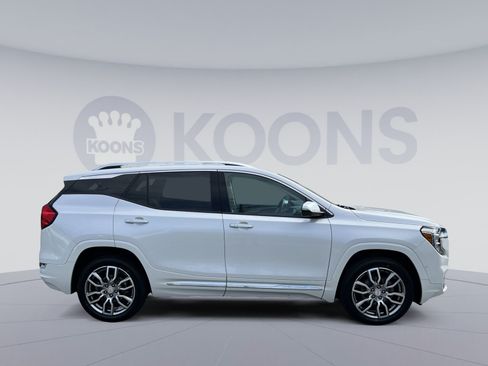 Used 2023 GMC Terrain Denali w/ Denali Premium Package AWD/4WD image 8