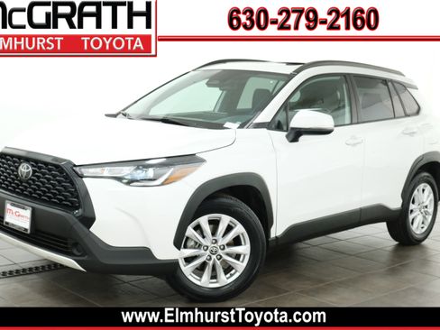 Used 2023 Toyota Corolla Cross LE w/ Moonroof Package image 1