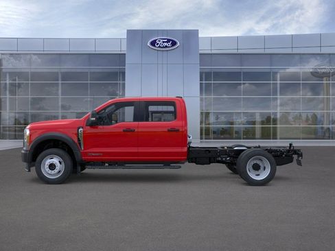 New 2026 Ford F550 4x4 Crew Cab image 3