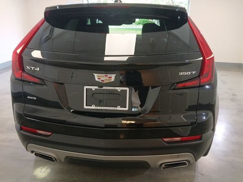 Used 2020 Cadillac XT4 Premium Luxury w/ Cold Weather Package AWD/4WD image 12