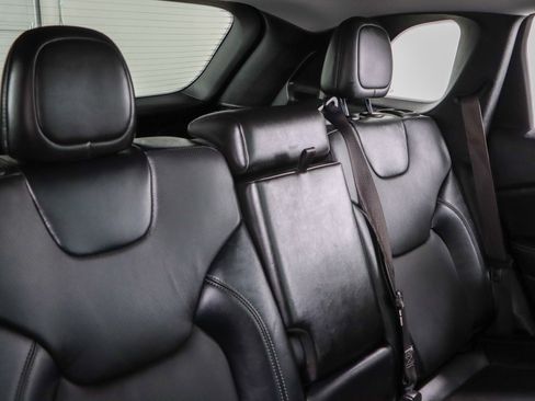 Used 2022 Jeep Cherokee Limited AWD/4WD image 28