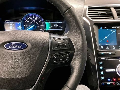 Used 2018 Ford Explorer Limited AWD/4WD image 12