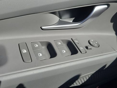 New 2026 Hyundai Elantra SE FWD image 17
