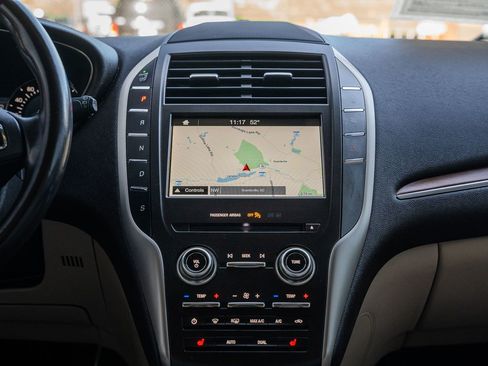 Used 2018 Lincoln MKC Select w/ Select Plus Package image 25